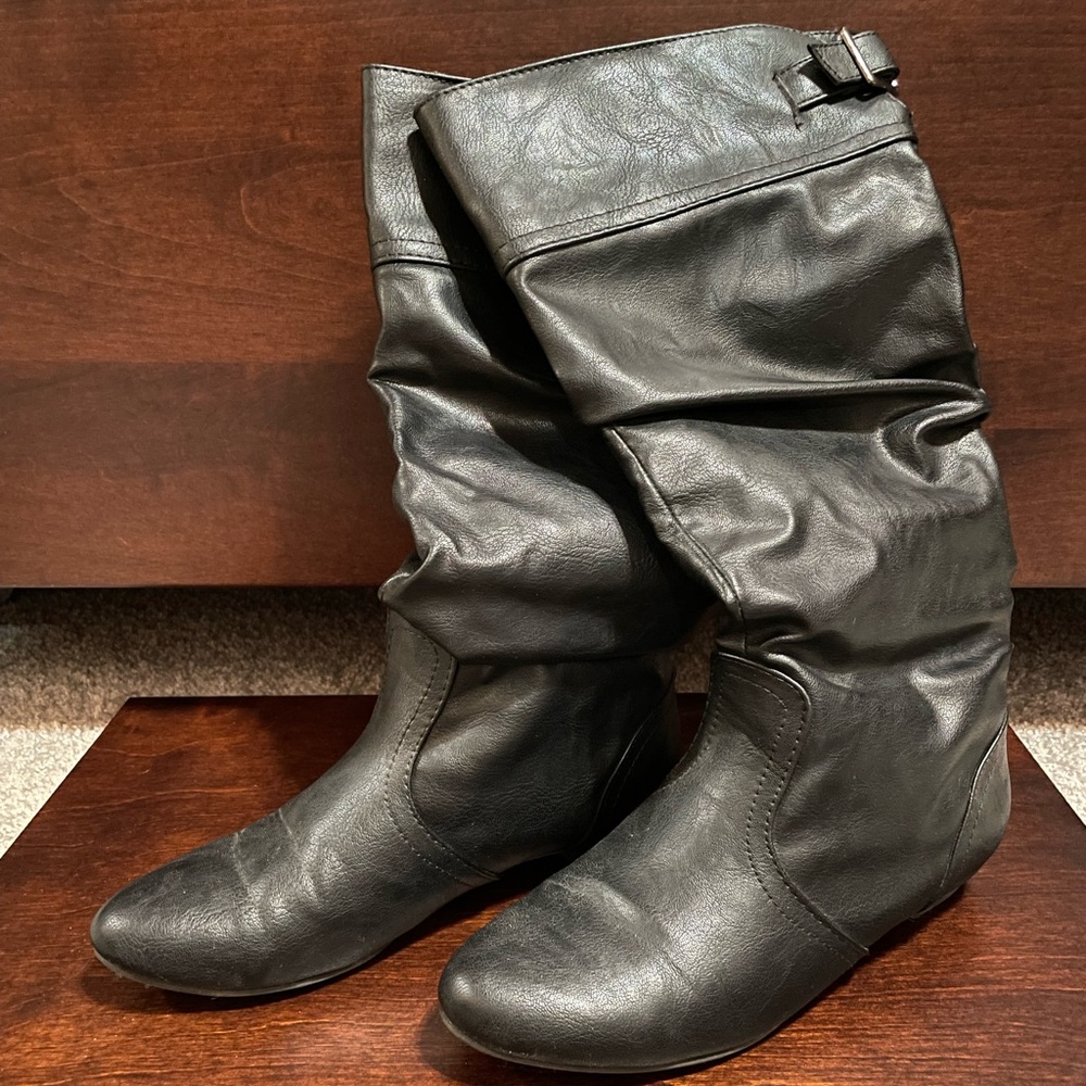 UnrBed High Black Boots